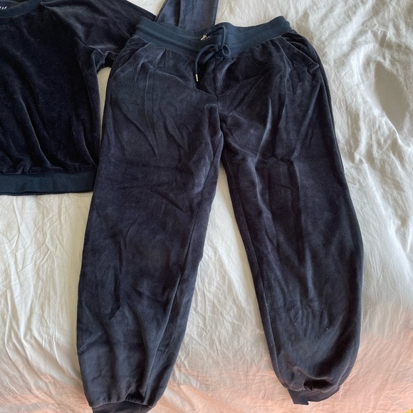 Gap Velour Sweatsuit Navy Blue- pants never worn NWT - Picture 4 of 4